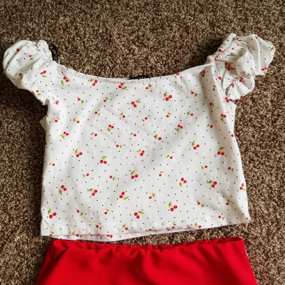 Skirt & shirt 2 pieces - Picture 1 of 4